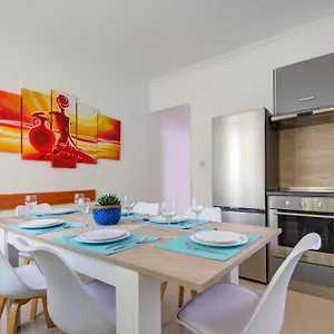 Appartamento St Julian's Unique 3-bedroom Sleeps 9-10, San Giuliano
