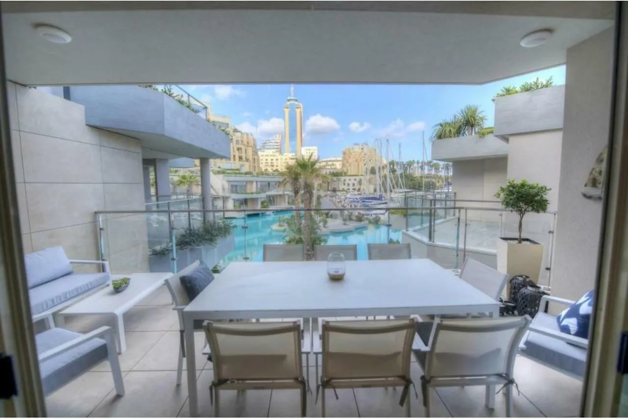 3Br Gem At The Prestigious Laguna Portomaso Hotel San Giuliano Malta